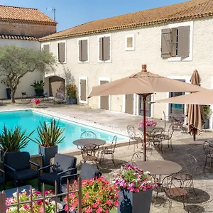 https://logis-les-magnanarelles.fr-provencehotel.com